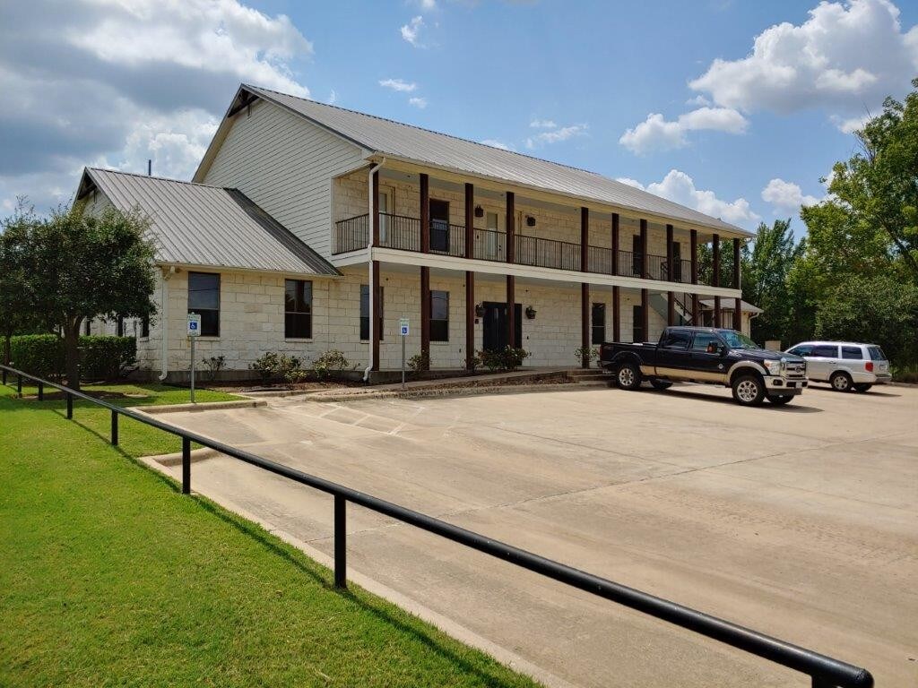 2490 Boonville Rd, Bryan, TX 77802