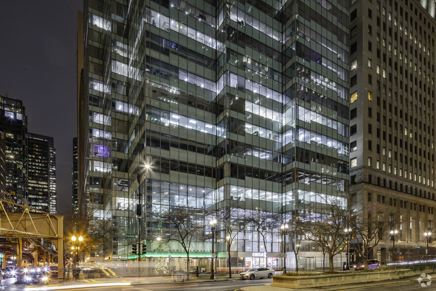 200 N LaSalle St, Chicago, IL for lease - Building Photo - Image 1 of 16