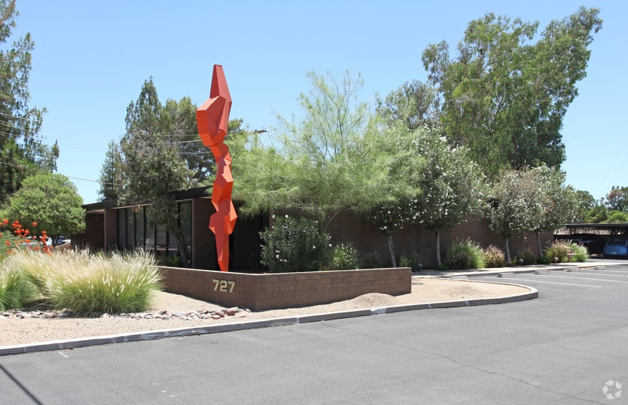 727 E Maryland Ave, Phoenix, AZ for lease - Primary Photo - Image 1 of 3
