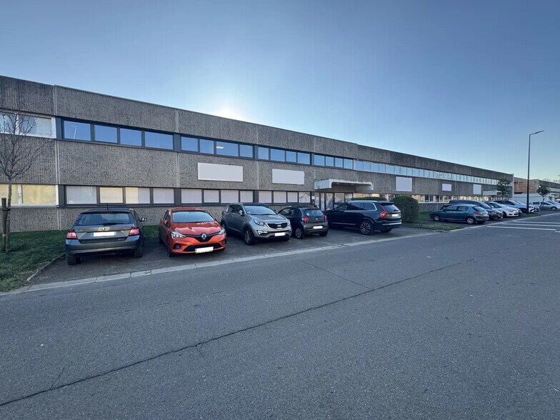 Flex in SAINT-OUEN-L'AUMONE for sale - Building Photo - Image 1 of 14