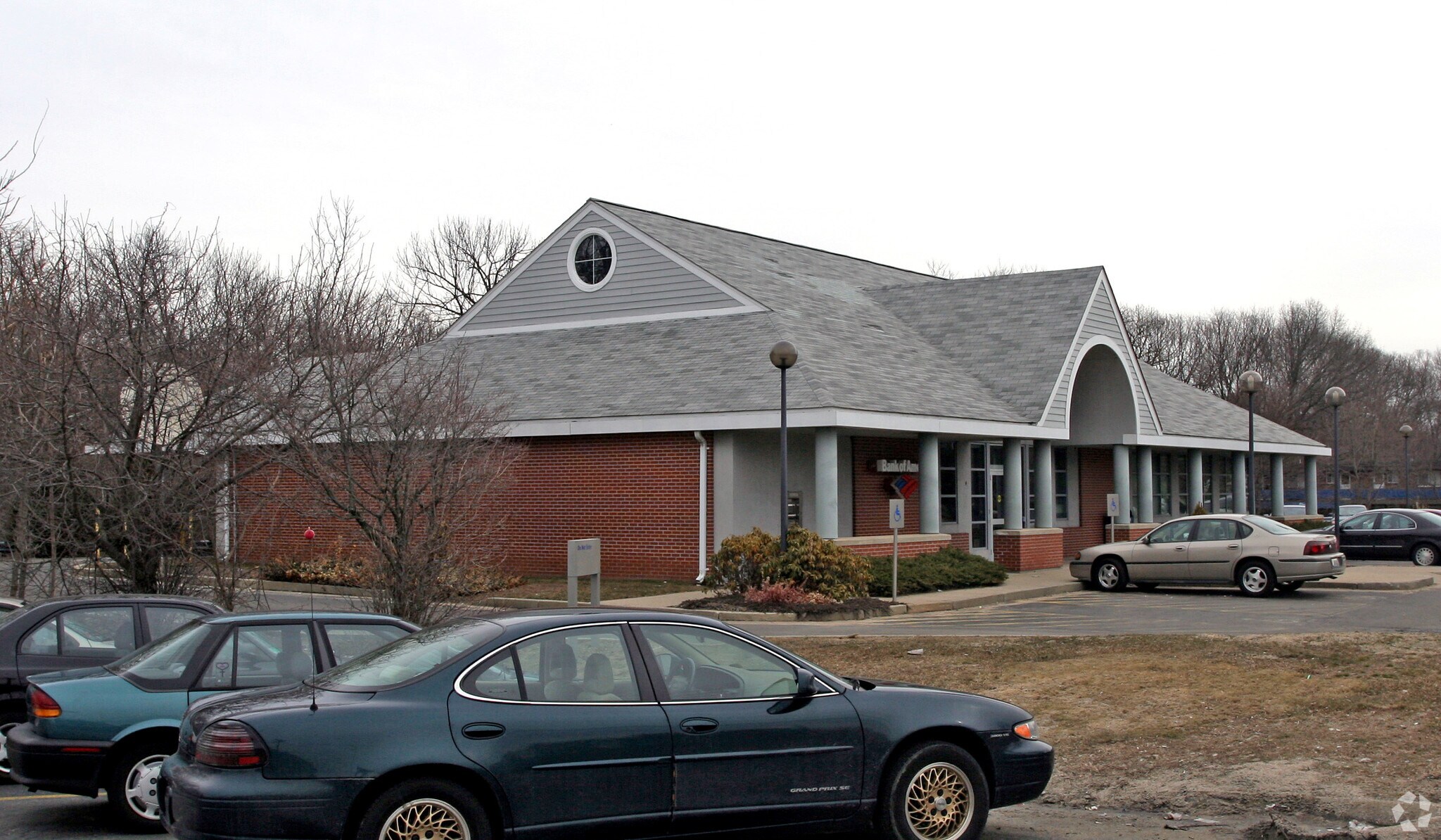 50 W Shore Rd, Warwick, RI for lease Primary Photo- Image 1 of 2