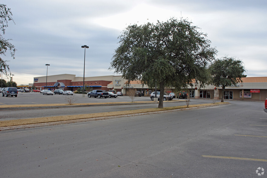 3301 S 14th St, Abilene, TX for lease - Primary Photo - Image 1 of 8