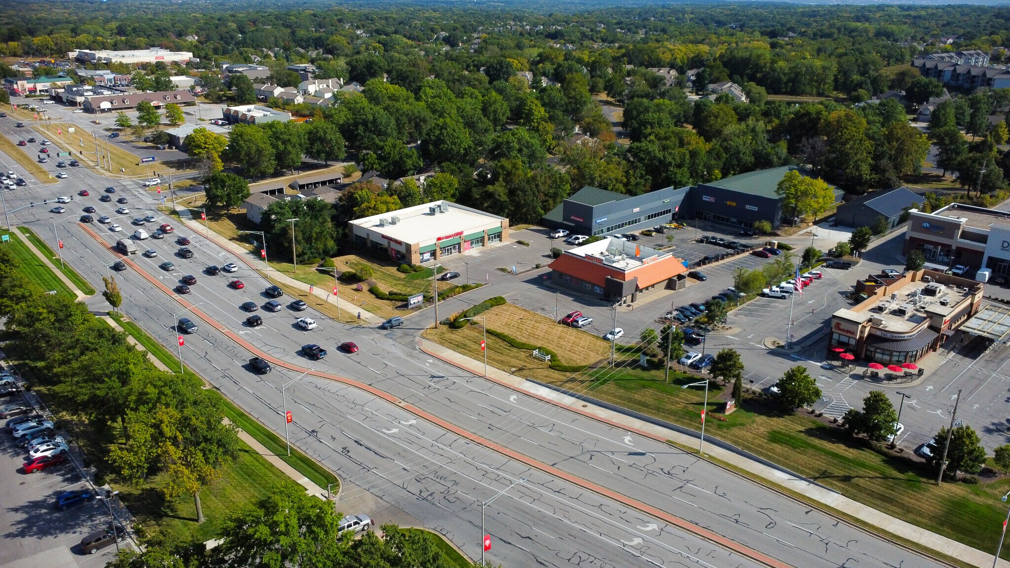 6303 NW Barry rd, Kansas City, MO for lease Primary Photo- Image 1 of 3