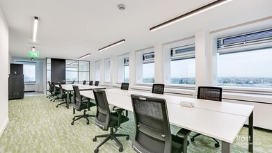 389 Chiswick High Rd, London for lease Interior Photo- Image 2 of 2