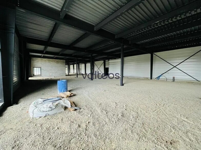 Flex in Pinsaguel for lease - Interior Photo - Image 2 of 8