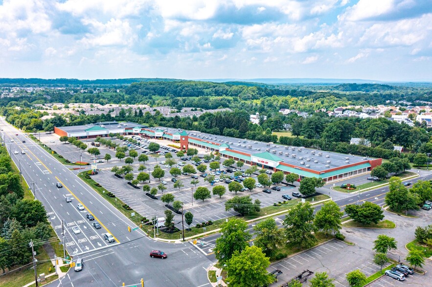 3391 State Route 27, Franklin Park, NJ for lease - Building Photo - Image 1 of 5