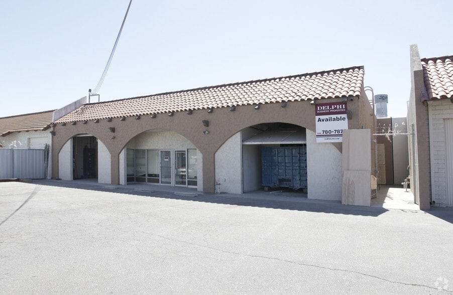 21600 Osborne St, Chatsworth, CA for lease - Primary Photo - Image 1 of 6