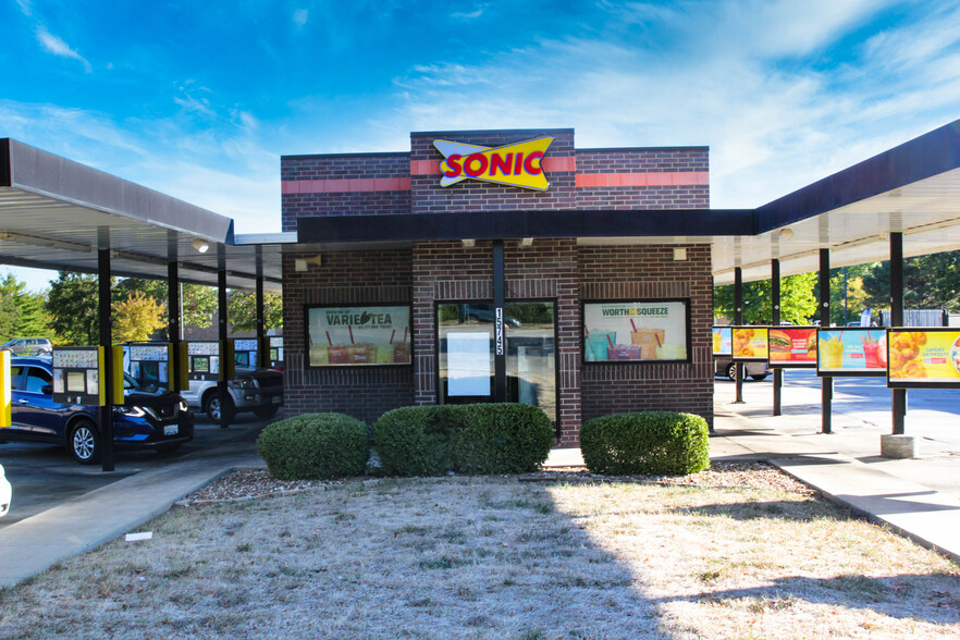 Sonic Drive-In - Overland Park, KS 66212