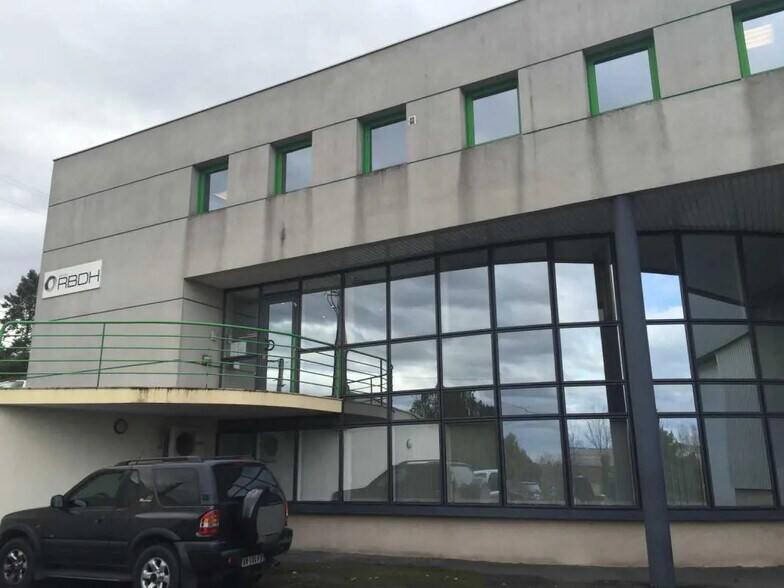 Flex in Jassans-Riottier for lease - Building Photo - Image 3 of 8