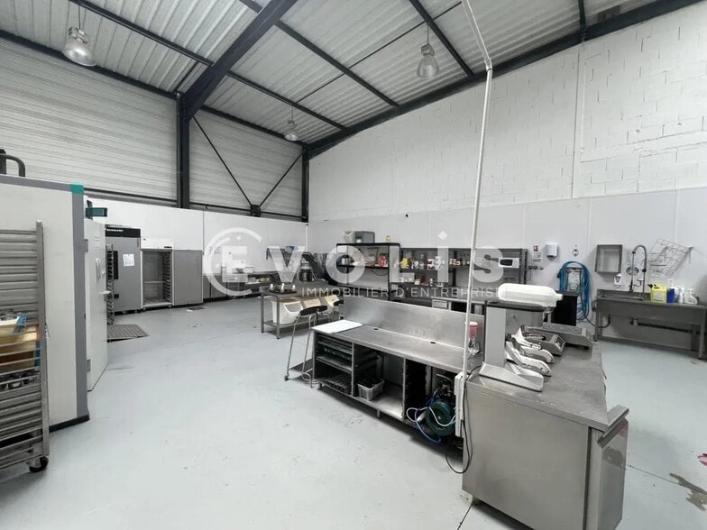 Office in Mions for lease - Interior Photo - Image 3 of 17