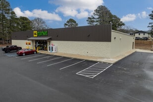 DG Market | Adamsville, AL - Retail Space
