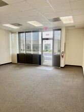 715 Discovery Blvd, Cedar Park, TX for lease Interior Photo- Image 1 of 3