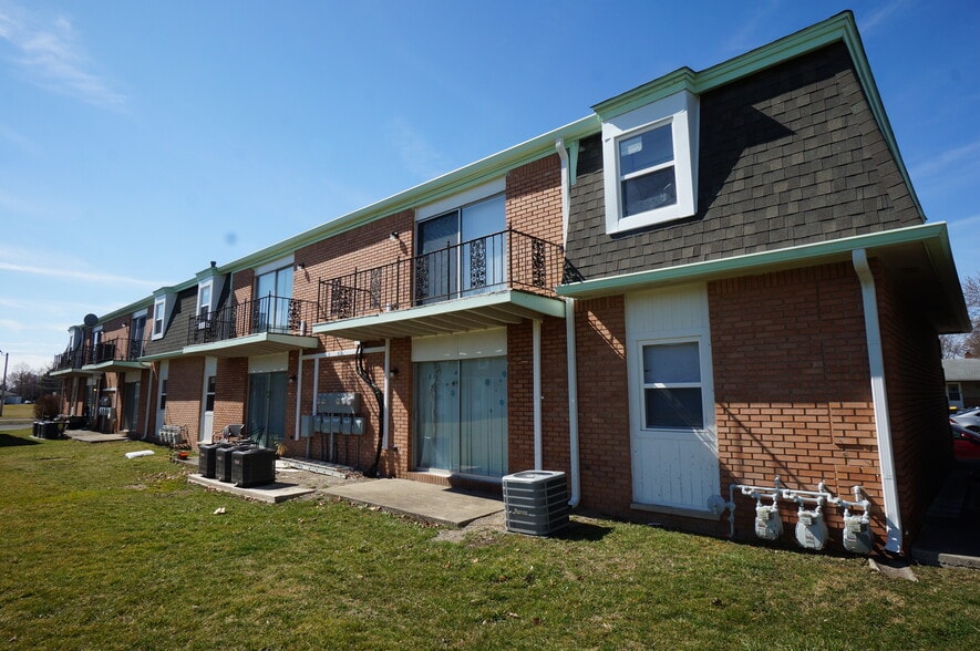 2505 E 10th St, Anderson, IN for sale - Building Photo - Image 2 of 10