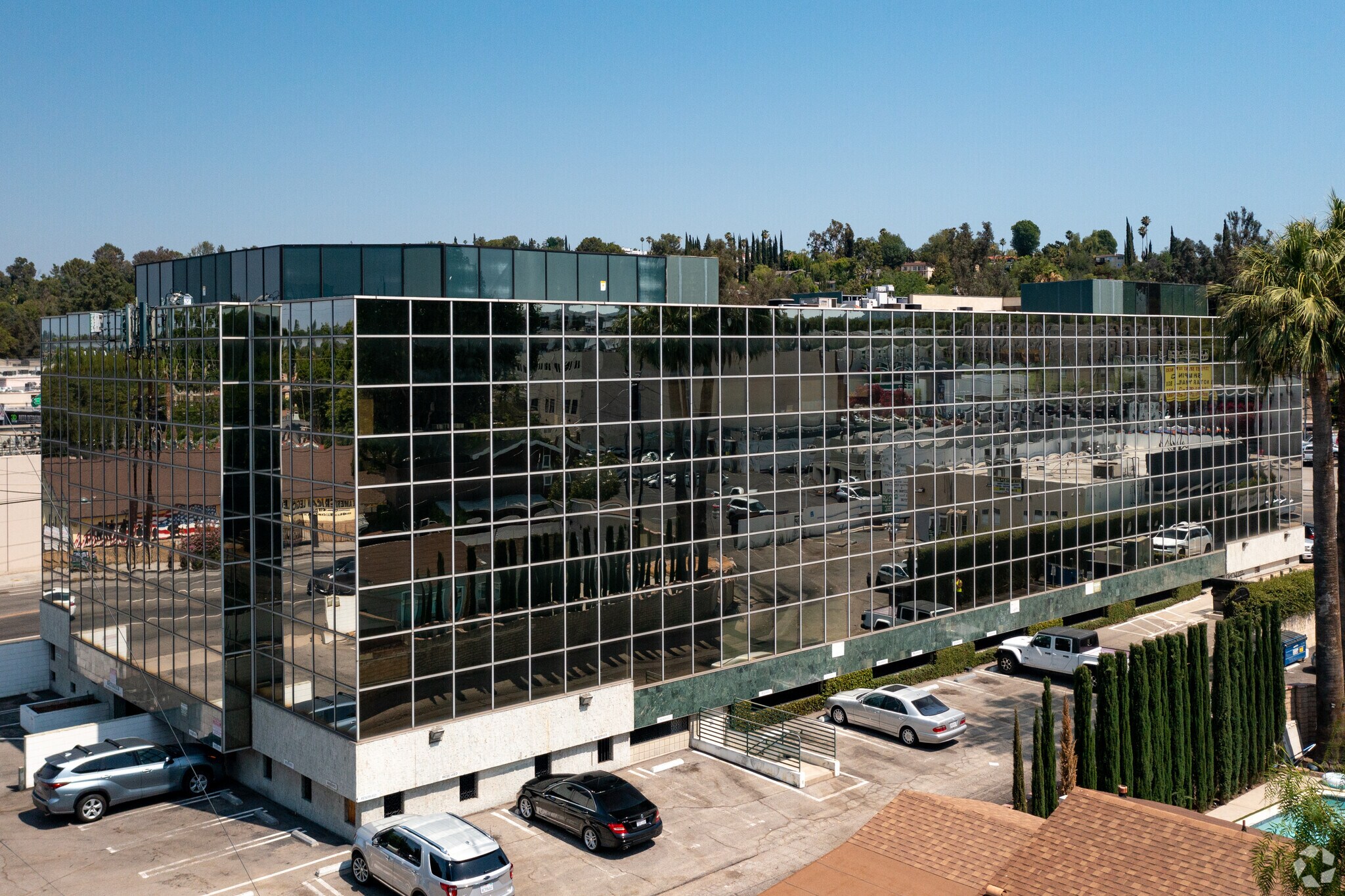 22801 Ventura Blvd, Woodland Hills, CA 91364 New Renovated Bldg