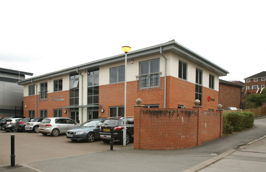 1 Catteshall Ln, Godalming for sale - Primary Photo - Image 1 of 1