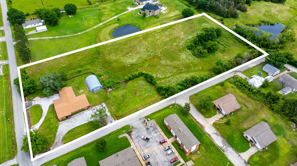 1404 S B St, Henryetta, OK for sale - Building Photo - Image 2 of 42