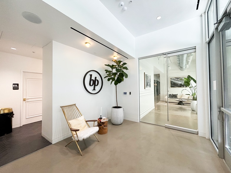 2002 E 7th St, Austin, TX for lease - Building Photo - Image 2 of 4