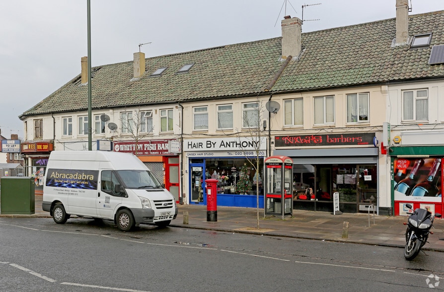 304 Nelson Rd, Twickenham for sale - Primary Photo - Image 1 of 1