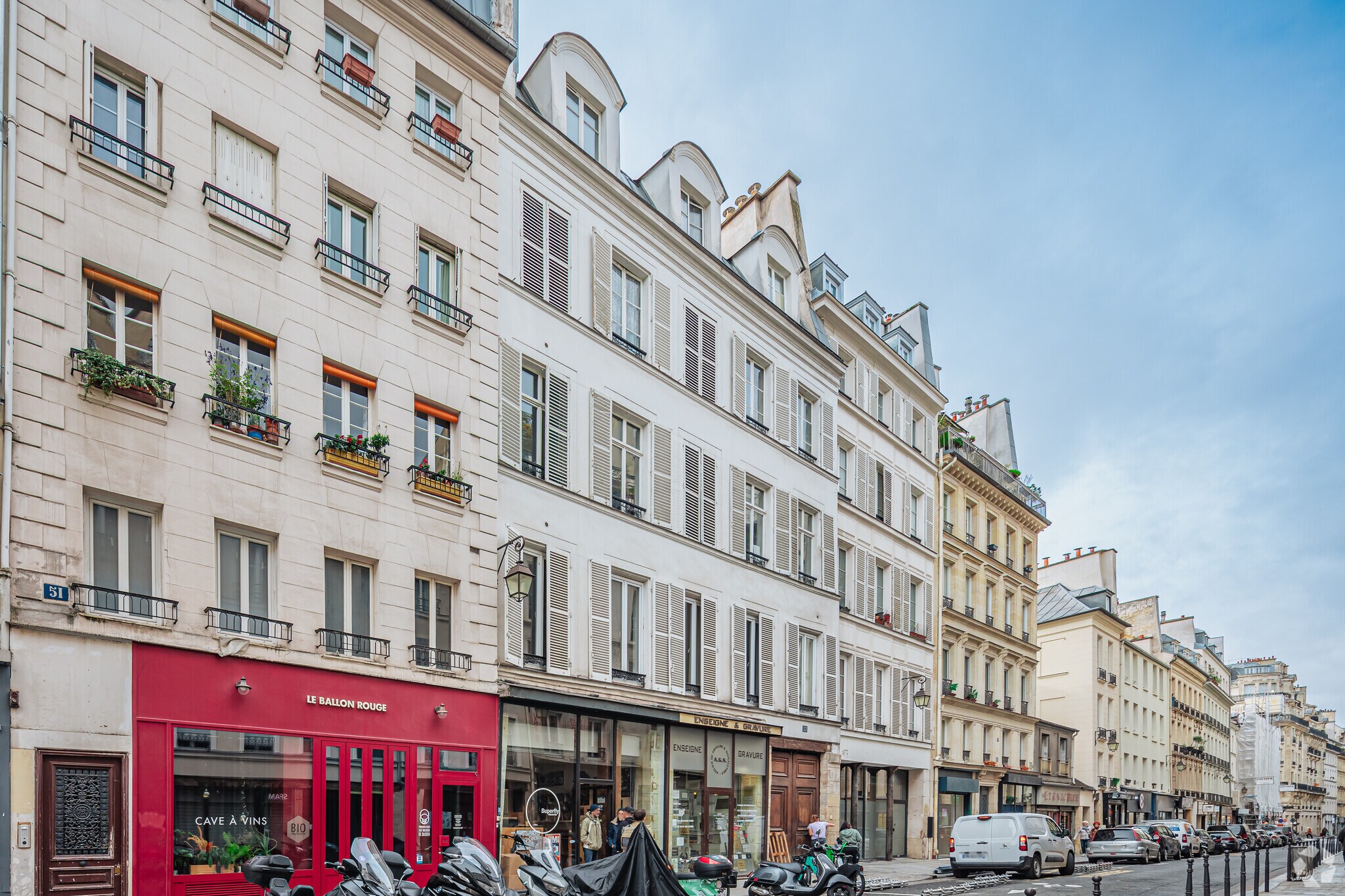 Multifamily in Paris for sale Primary Photo- Image 1 of 3