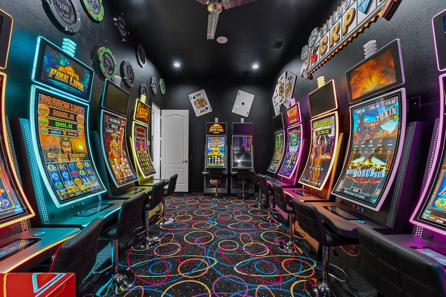 1125 Grand Traverse Pky, Kissimmee, FL for sale - Interior Photo - Image 2 of 28