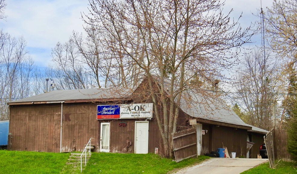 4017 Aurelius Rd, Lansing, MI 48910