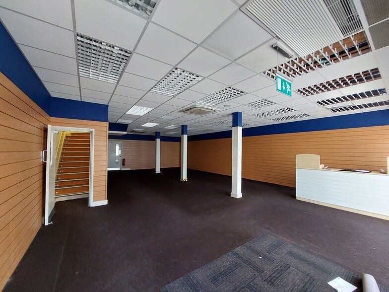 62 High St, Montrose for lease - Building Photo - Image 2 of 3