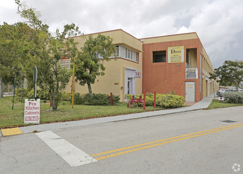 10675 SW 190th St, Miami, FL for lease - Primary Photo - Image 3 of 7