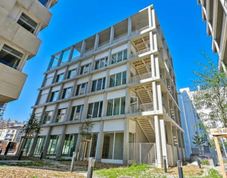 36 Rue Casimir Périer, Lyon for sale - Building Photo - Image 2 of 27