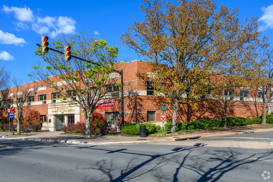 2525 Mt Vernon Ave, Alexandria, VA for sale - Primary Photo - Image 1 of 5