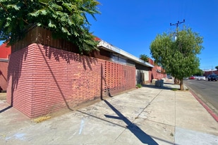 3221 S Hill St, Los Angeles CA - Convenience Store