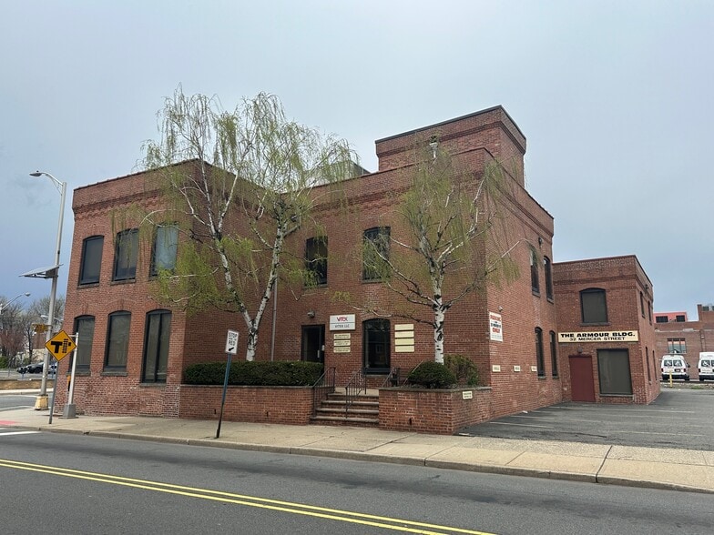 32 Mercer St, Hackensack, NJ for lease - Building Photo - Image 1 of 9