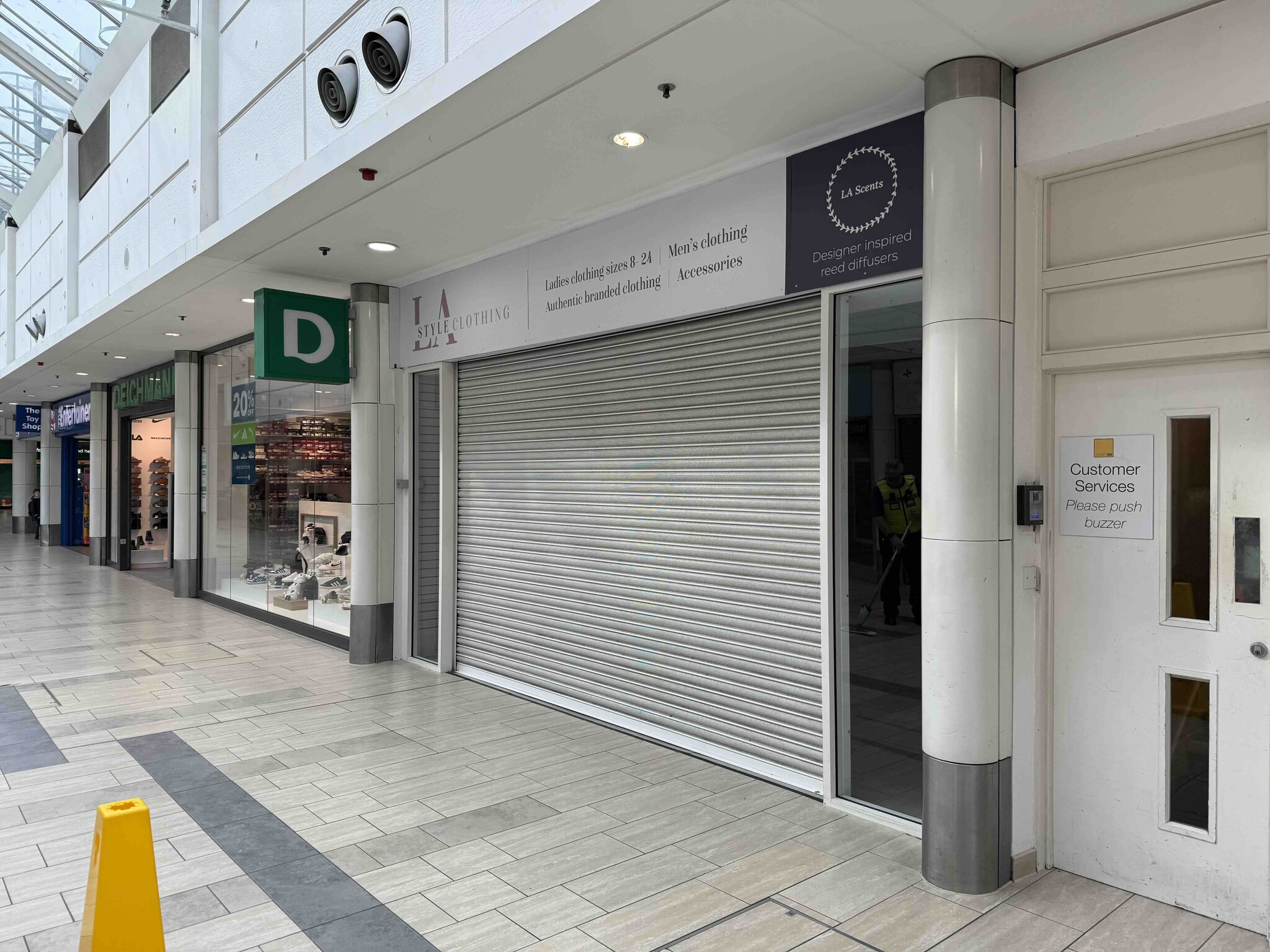 County Sq, Ashford for lease Building Photo- Image 1 of 1