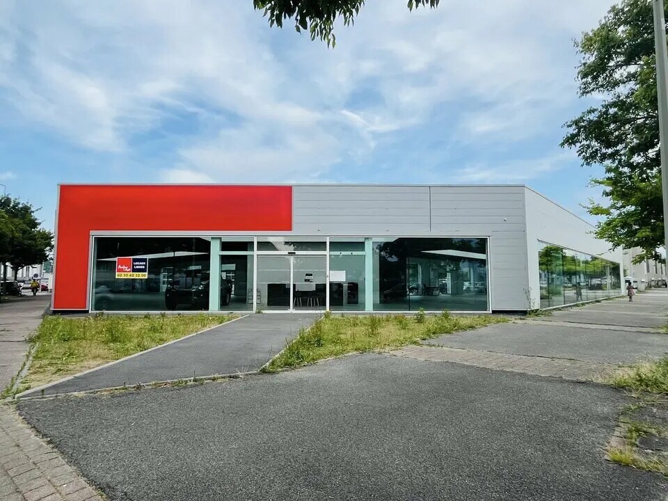 Flex in Le Havre for lease Building Photo- Image 1 of 10