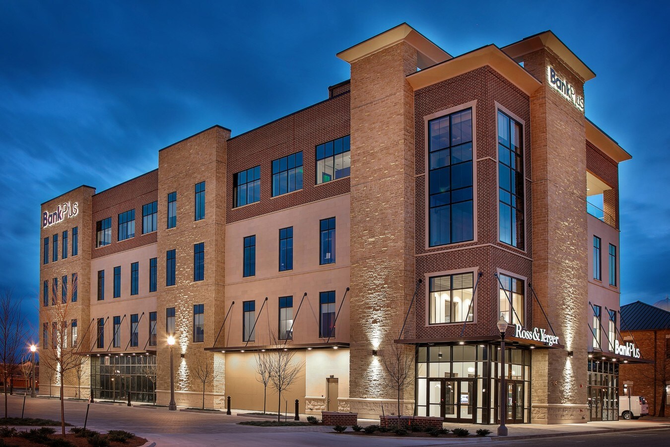 205 E Troy St, Tupelo, MS 38804 - Fairpark Towers | LoopNet.com