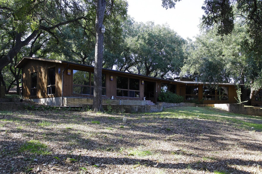 8647 Wurzbach Rd, San Antonio, TX for lease - Primary Photo - Image 2 of 4