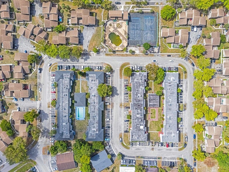 2221 NW 58th Ave, Lauderhill, FL for sale - Building Photo - Image 3 of 40