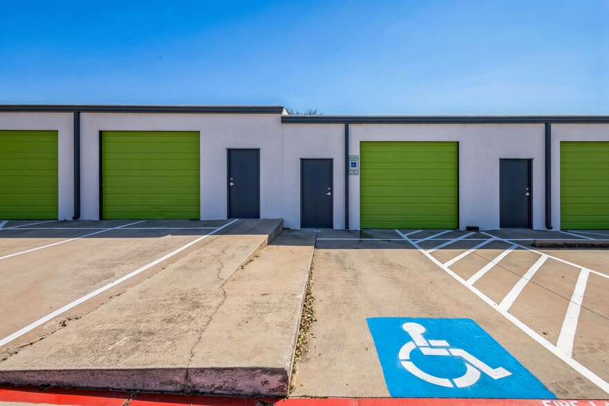 4412-4414 Southwest Blvd, Fort Worth, TX for lease - Building Photo - Image 1 of 7