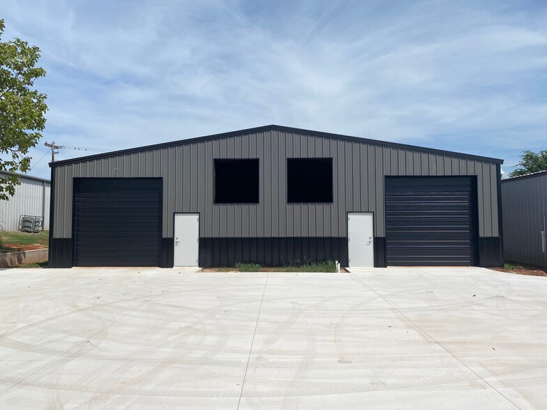 8610 N Classen Blvd, Oklahoma City, OK for lease - Building Photo - Image 3 of 6