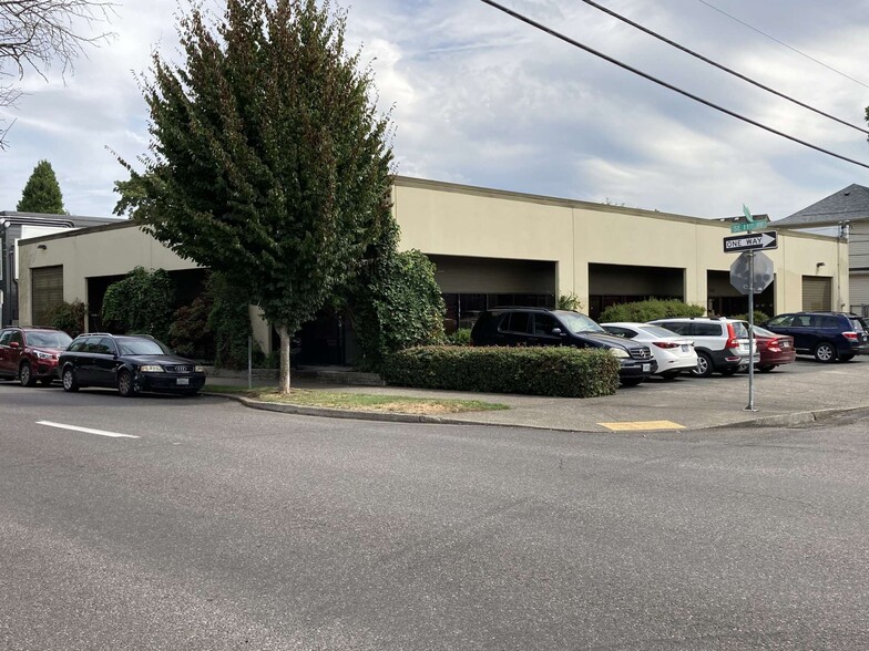 1115 SE Caruthers St, Portland, OR for lease - Primary Photo - Image 1 of 2