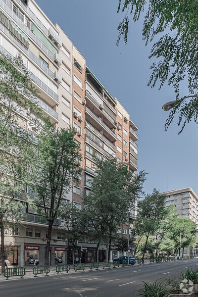 Calle del Poeta Joan Maragall, 15, Madrid, Madrid for lease - Building Photo - Image 2 of 2