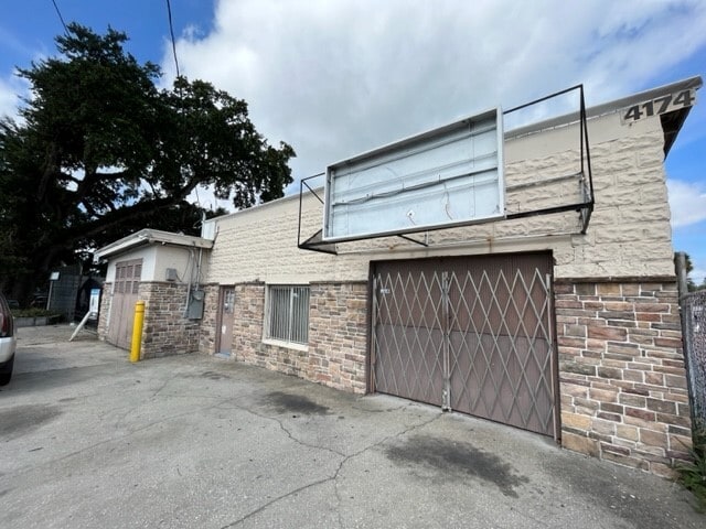 4172-4174 E Hillsborough Ave, Tampa, FL for sale - Building Photo - Image 3 of 11