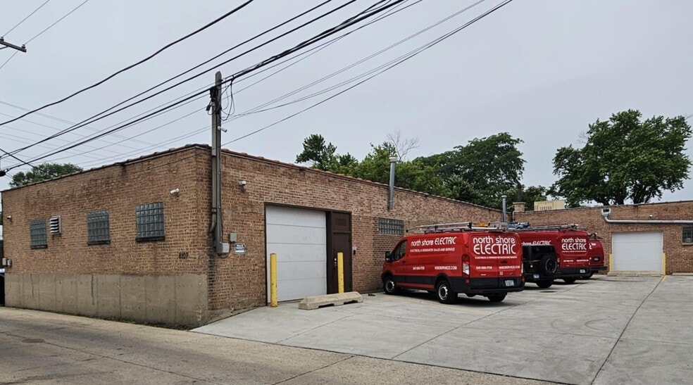 8107 Ridgeway Ave, Skokie, IL for sale - Building Photo - Image 3 of 16