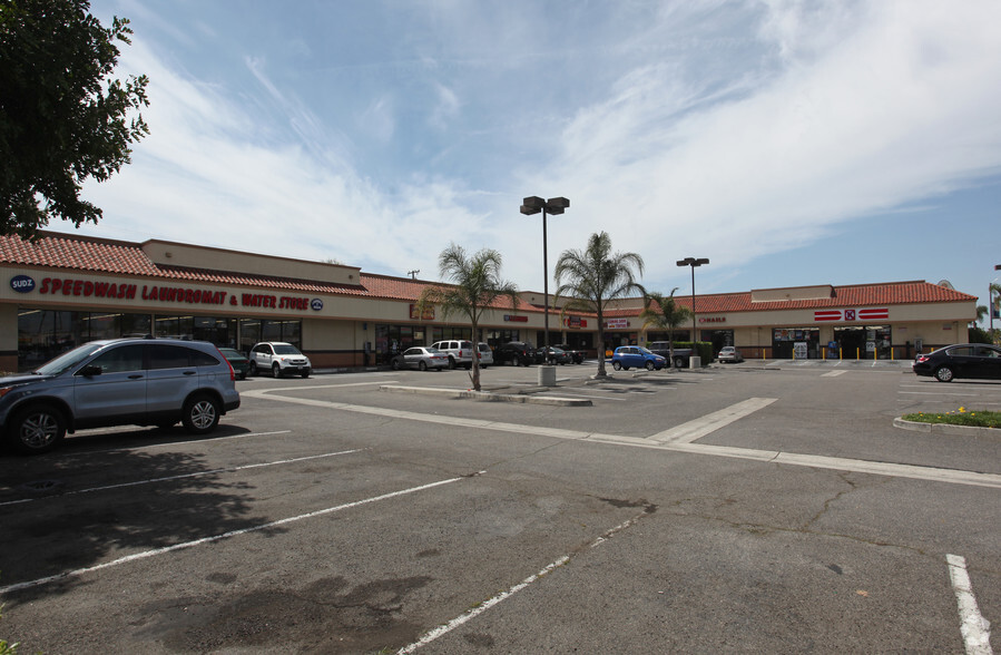 1724 W Chapman Ave, Orange, CA for sale - Primary Photo - Image 1 of 1