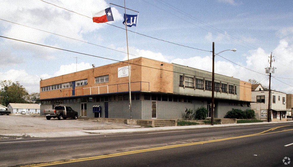 7811 Harrisburg Blvd, Houston, TX for sale - Primary Photo - Image 1 of 1