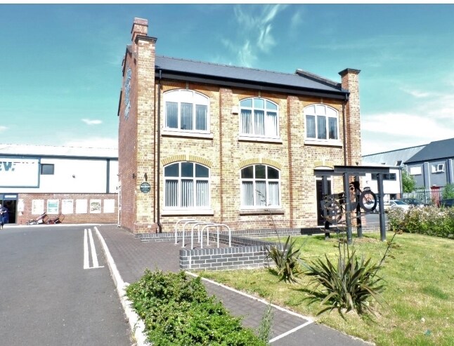 Hewell Rd, Redditch for sale Primary Photo- Image 1 of 1