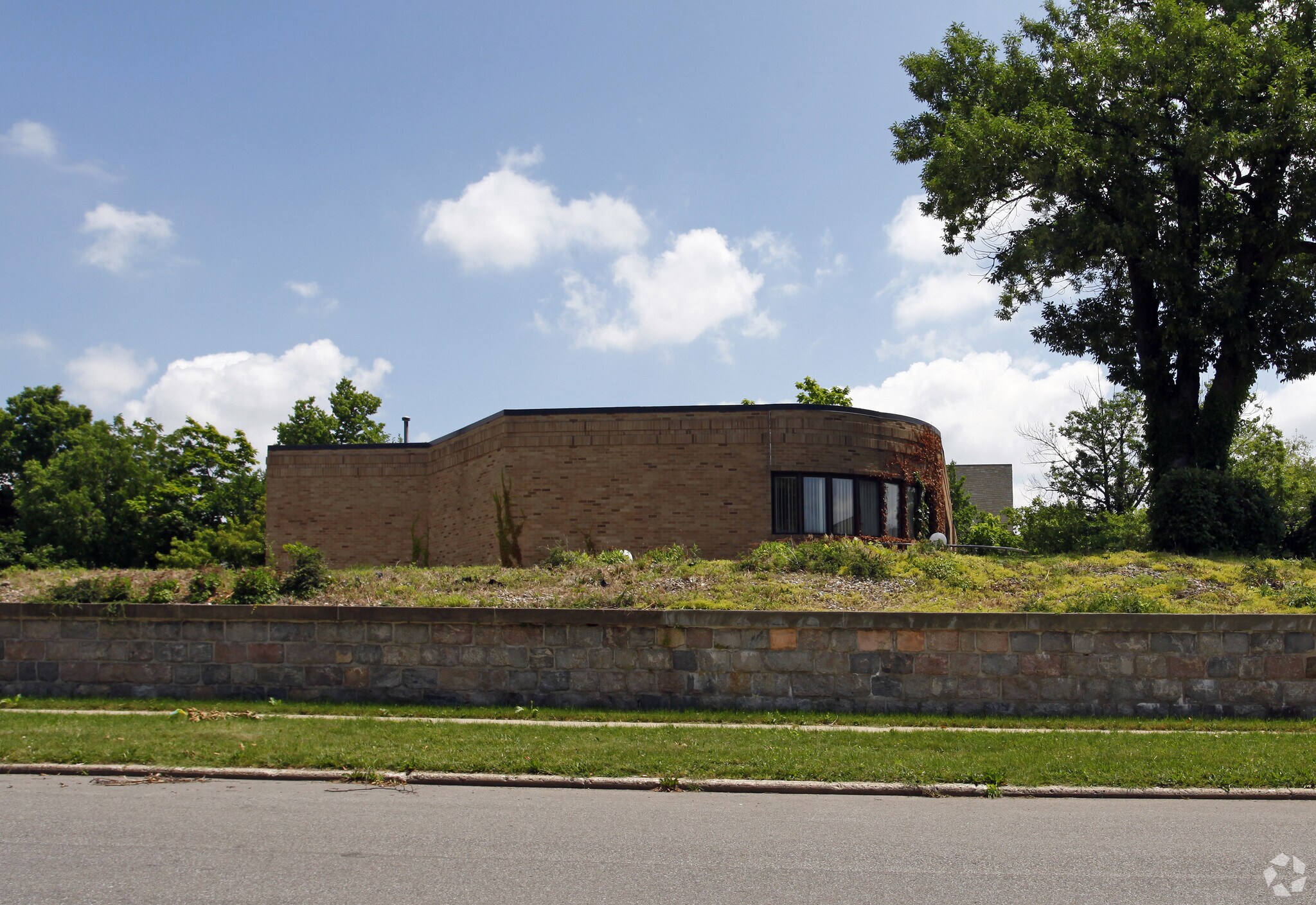 903 E Jefferson Blvd, South Bend, IN for sale Primary Photo- Image 1 of 1