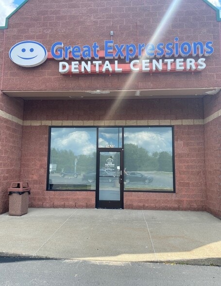 1602-1648 N Perry Rd, Pontiac, MI for lease - Building Photo - Image 2 of 9