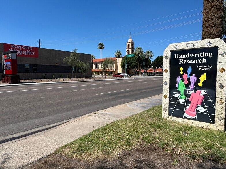 4445 N 24th St, Phoenix, AZ for sale - Building Photo - Image 3 of 18