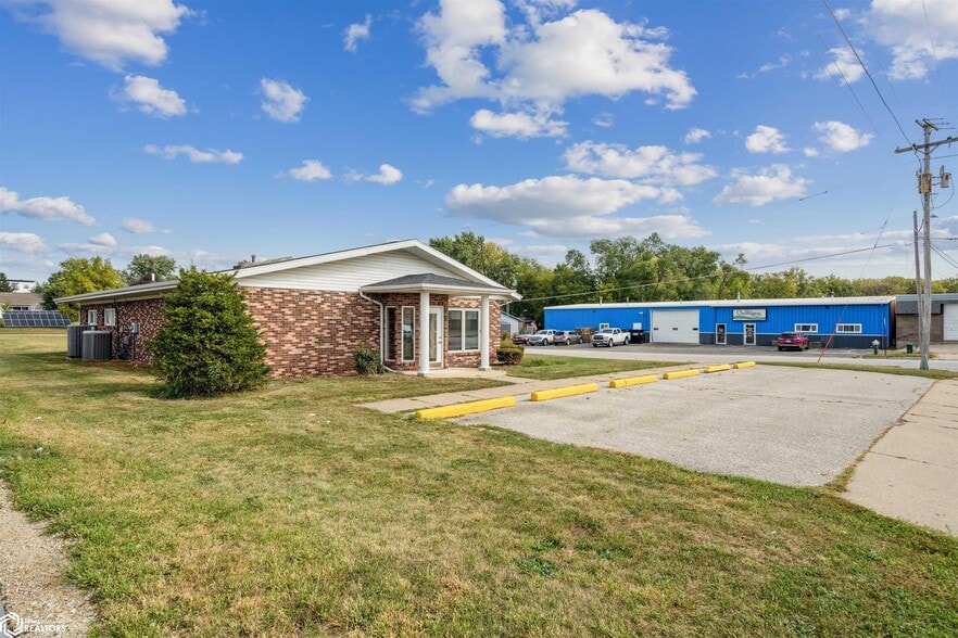 3031 Flint Hills Dr, Burlington, IA for sale - Building Photo - Image 2 of 26