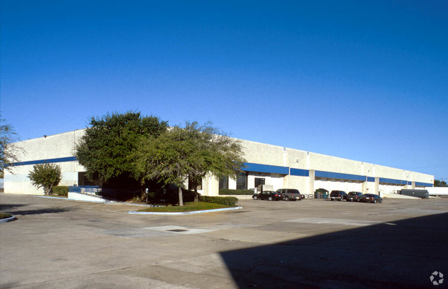 2155 Silber Rd, Houston, TX for lease - Building Photo - Image 2 of 4